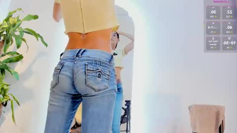 lily_cash1 online show from 03/26/26, 11:49