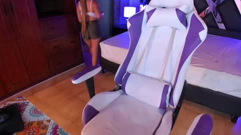 Snapshot of lily_cuteboobs chatting on 10/26/25, 01:28 LILIANA online show from 10/26/25, 01:28