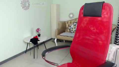 Lily online show from 02/22/25, 12:51