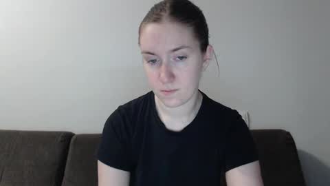 lily_love_x online show from 01/31/25, 06:02