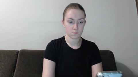 lily_love_x online show from 02/05/25, 05:41