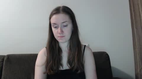 lily_love_x online show from 02/20/25, 12:19