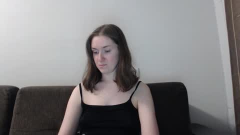 lily_love_x online show from 09/17/25, 10:22