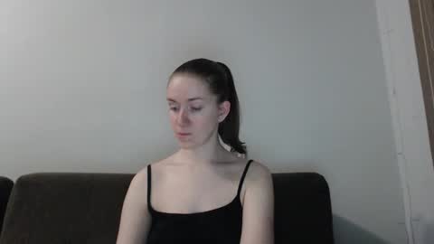 lily_love_x online show from 10/22/25, 12:44