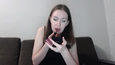 lily_love_x online show from 11/05/25, 12:10