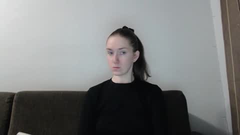 lily_love_x online show from 12/19/25, 03:02