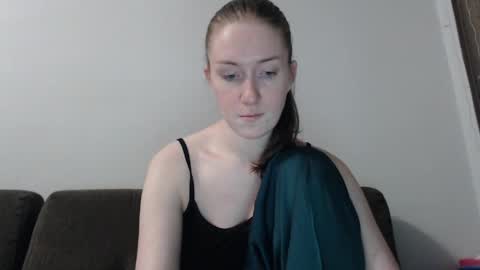 lily_love_x online show from 04/06/26, 11:38