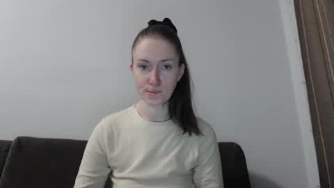 lily_love_x online show from 05/28/26, 06:00