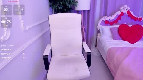 Lily online show from 02/16/25, 08:00