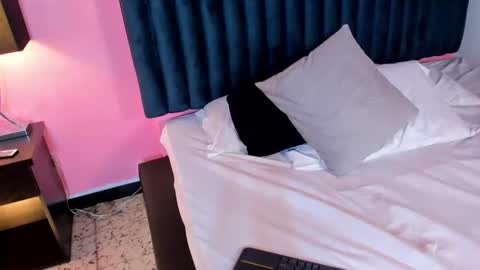 Lily Miiller online show from 03/03/25, 09:48