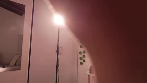 Lily Miiller online show from 05/30/26, 09:45