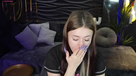 Snapshot of lily_moonlight chatting on 01/26/25, 06:49 Lily online show from 01/26/25, 06:49