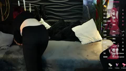 Snapshot of lily_moonlight chatting on 05/27/26, 03:31 Lily online show from 05/27/26, 03:31