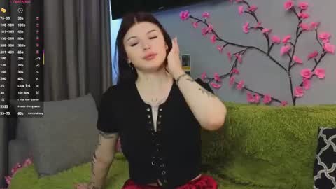 Lily online show from 06/21/26, 10:18