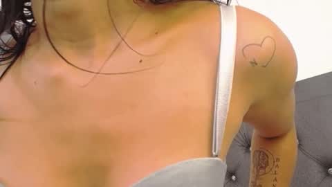 Snapshot of lily_robertss_ chatting on 02/23/25, 05:50 Lily Roberts online show from 02/23/25, 05:50