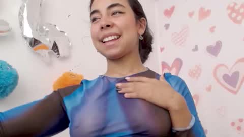 Snapshot of lily_robertss_ chatting on 10/05/25, 03:10 Lily Roberts online show from 10/05/25, 03:10