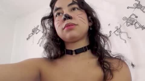 Snapshot of lily_robertss_ chatting on 10/20/25, 03:45 Lily Roberts online show from 10/20/25, 03:45