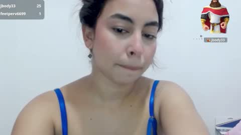 Snapshot of lily_robertss_ chatting on 11/24/25, 02:11 Lily Roberts online show from 11/24/25, 02:11