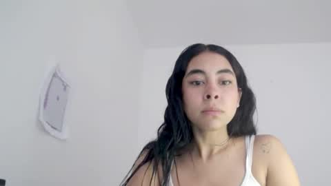 Lily Roberts online show from 04/09/26, 02:00