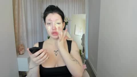 lily online show from 05/11/26, 01:22
