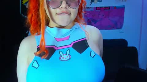 lily_stone04 online show from 10/22/25, 05:19