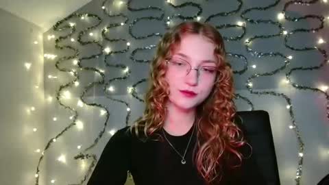 small lily online show from 11/05/25, 06:30