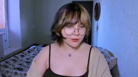 Lily online show from 04/01/26, 12:50