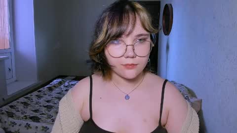 Lily online show from 04/01/26, 01:41