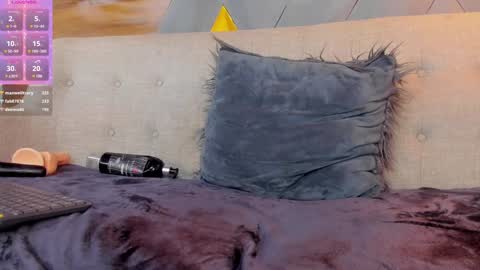 lily_waist online show from 01/24/25, 03:32