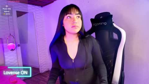 lily_waist online show from 09/22/25, 11:12