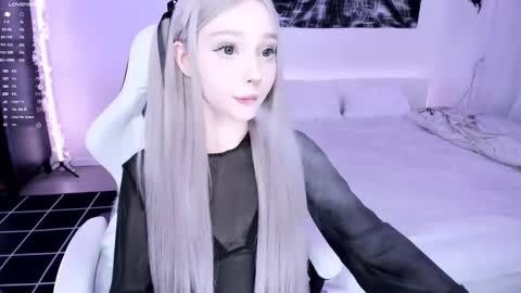 Snapshot of lily_weep chatting on 03/06/25, 03:35 Lily online show from 03/06/25, 03:35