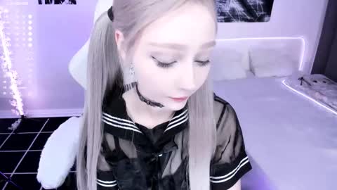 Snapshot of lily_weep chatting on 11/27/25, 09:17 Lily online show from 11/27/25, 09:17