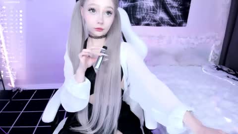 Lily online show from 05/23/26, 12:27