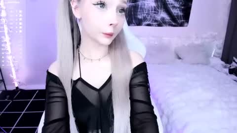 Lily online show from 06/10/26, 09:46