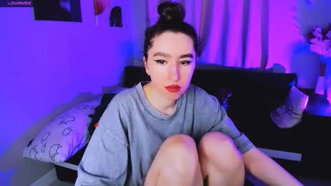 LILY online show from 11/19/25, 07:52