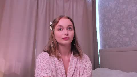 lilycoliins online show from 07/11/26, 10:40