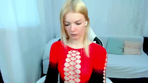 lilydavisss online show from 04/12/26, 03:55