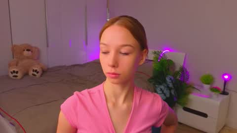 Snapshot of lilylisy chatting on 11/17/25, 11:27 lilylisy online show from 11/17/25, 11:27