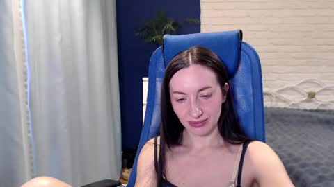 Lily online show from 04/15/26, 07:37