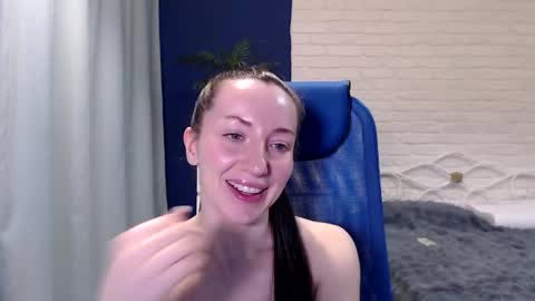 Lily online show from 05/04/26, 08:21