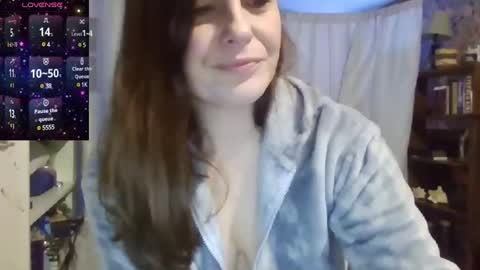 Snapshot of lilypad1981 chatting on 12/11/24, 05:04 lilypad1981 online show from 12/11/24, 05:04