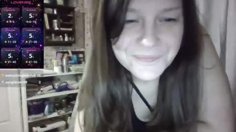 Snapshot of lilypad1981 chatting on 12/28/24, 02:33 lilypad1981 online show from 12/28/24, 02:33