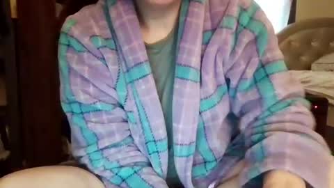 Snapshot of lilypad1981 chatting on 11/03/25, 01:01 lilypad1981 online show from 11/03/25, 01:01