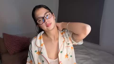 LillyPanda online show from 12/14/25, 08:24