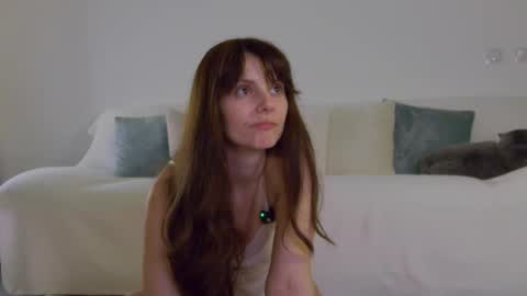 Lily online show from 02/16/26, 09:44