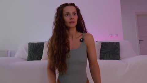 Snapshot of lilyroselyn chatting on 06/10/26, 12:04 Lily online show from 06/10/26, 12:04