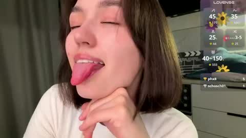 Lily online show from 06/08/26, 06:52