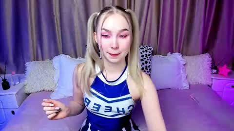 Lilian online show from 10/13/25, 04:23