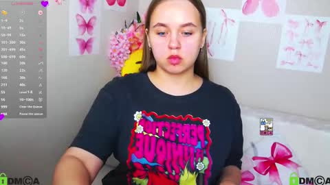 Lily online show from 09/14/25, 08:46