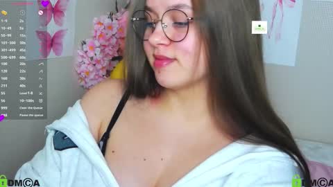 Lily online show from 10/06/25, 11:29